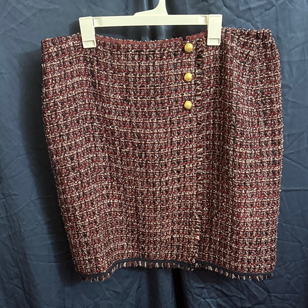 Talbots Burgundy Tweed Pencil Skirt with Gold Buttons size 18 petite